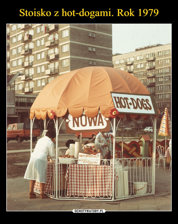 Stoisko z hot-dogami. Rok 1979